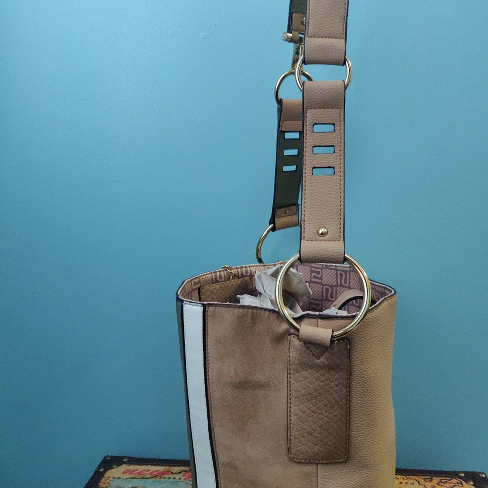 River Island Bucket Bag - Picture 8 of 9